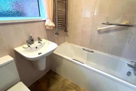 4 Colton Close, Chesterfield S41 8JL photo 3