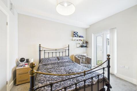 1-bed house on Cordwallis Road, Maidenhead, Berkshire, SL6, £775/mo