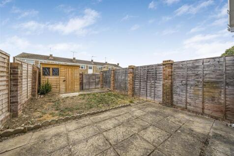21 Stirling Cl, Windsor SL4 4PW11.JPG