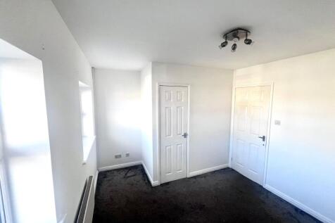 Storrs Wood View, Cudworth, Barnsley, South Yorkshire, S72 photo 5