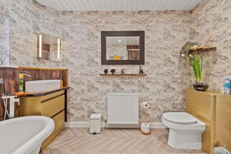 4 bed, 2 bath Detached Bungalow in Cardiff - Photo 20
