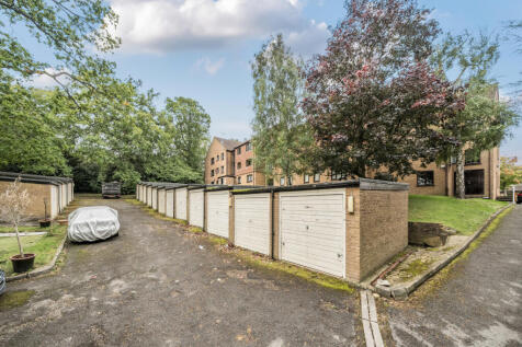 1355898-4-68cbcfd...