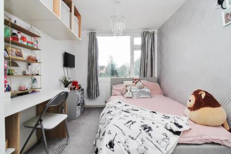 Bedrrom 2 Edited.jpg