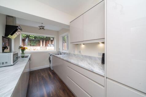 EXTENDED DINING KITCHEN