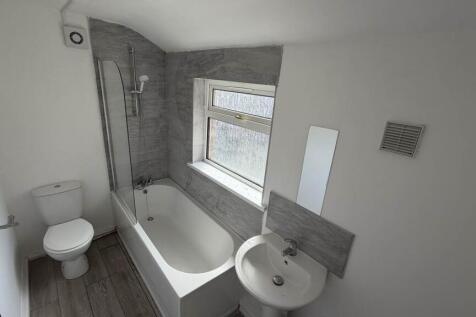 Sandringham Road, Crook photo 4