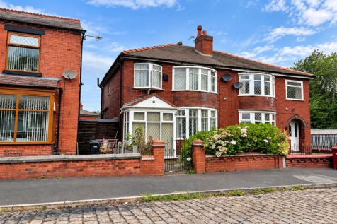 35 Darley Grove, Farnworth, Bolton, Lancashire BL4 7RZ