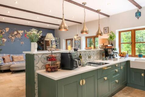 Paddlelake Barn, Bugford, Dartmouth Kitchen &amp; Family Room