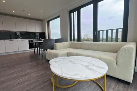 LUXURY APARTMENT- Glasswater Locks, Birmingham photo 2