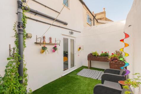 H4P0RCSN - Courtyard B.jpg