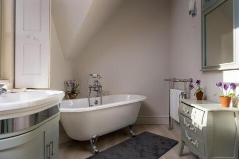 64 - Dovecote Cottage - GL7 5NG - Web.jpg