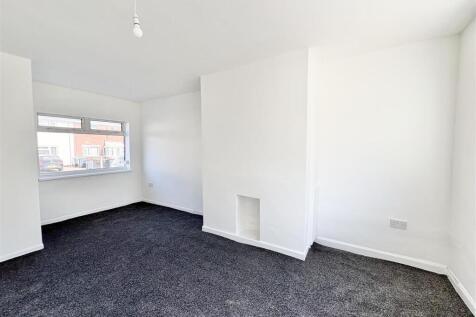 Welbeck Square, Stanton Hill, Sutton-In-Ashfield photo 3