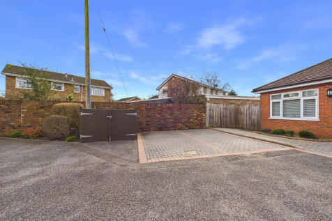 CAM02536G0-PR0047-STILL019