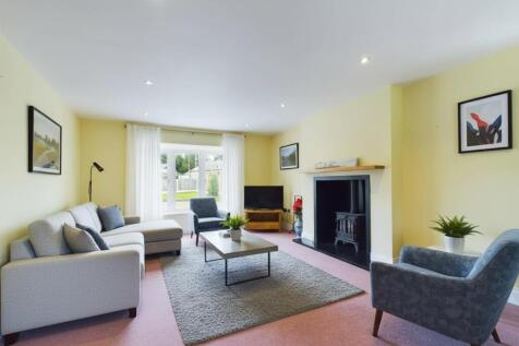 Living Room (AI/Virtually Staged)