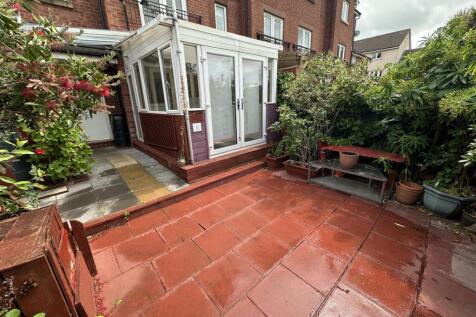Modern 3/4 Bedroom Townhouse in Newport, NP19