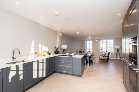 London, SW19 - property photo