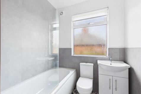 Prenton Road West, Birkenhead, CH42 photo 5