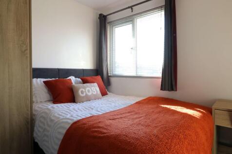 134 Balfour Road Room 3 .JPG