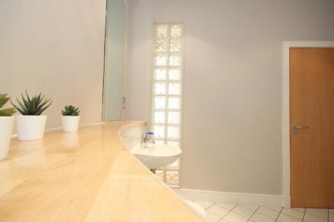 5305-20210630092306-3470-20190208064923-3437-20190131034428-bathroom1-1