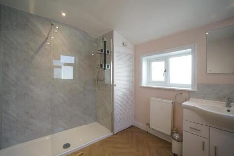 19, Garth Road, Bangor photo 4