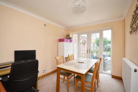 Sitting / Dining Room