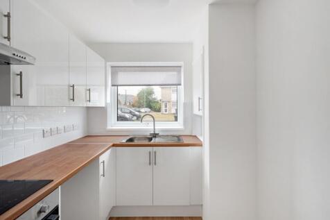 Kitchen (View a)