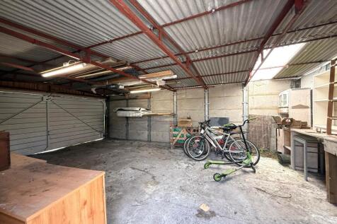 Garage 2