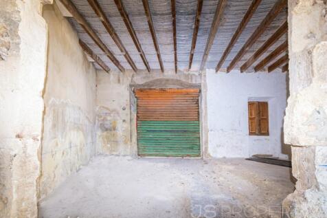 TOWNHOUSE IN CAMPANET WITH UNIQUE VIEWS