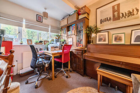 1380724-3-69147bc...