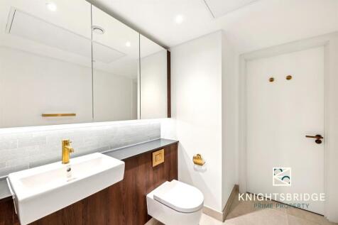 60 12 40 Landmark Square (5).jpg