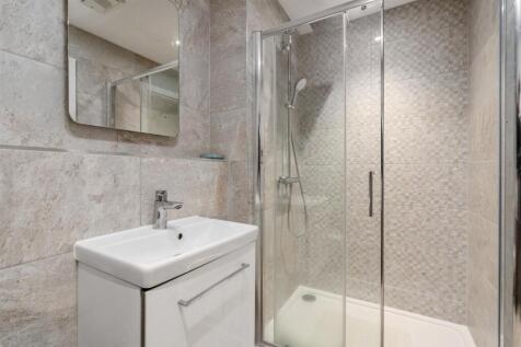 Apt 1 Fairway Lawns Solihull_10.jpg