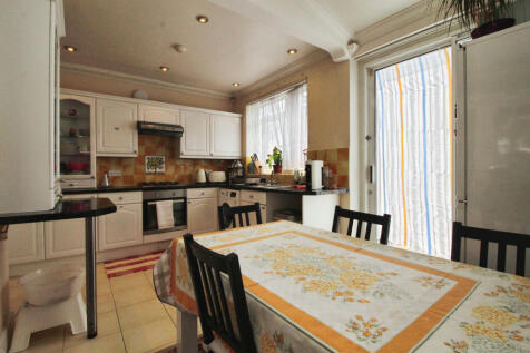 Sanderstead Road, Leyton, London, E10 photo 5