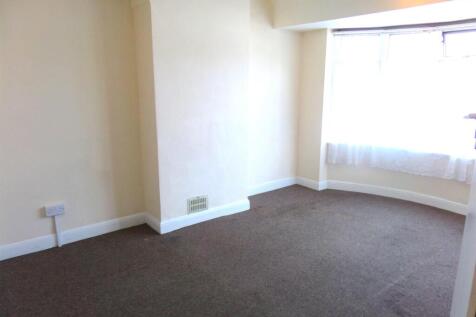 Glamis Cresent , Hayes , Middlesex photo 5