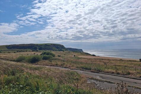 The coast only 2 mins walk