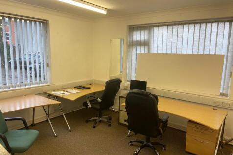 Office to rent Image 3