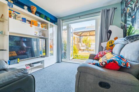 4 Bushell Close-42.jpg