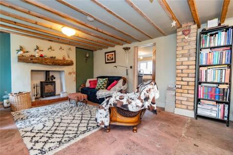 2 Mellfell Living Rm