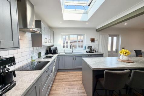 LIVING KITCHEN