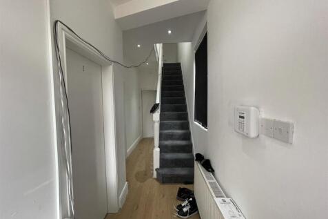 15ia.hallway.jpg