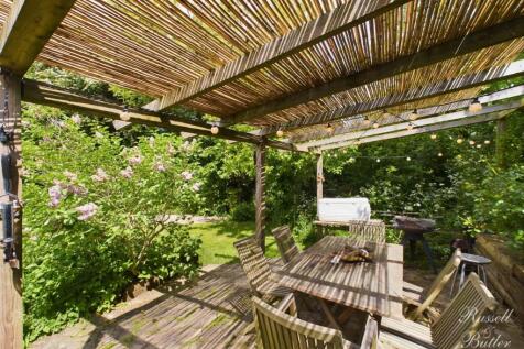 CAM01995G0-PR0051-STILL024