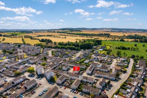 5 Threewells Place Forfar-18.jpg