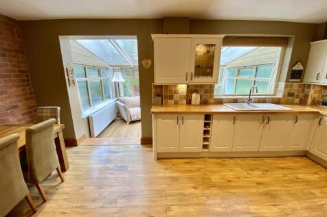 Bramleys Estate Agents - Moor Lane - Gomersal (20)