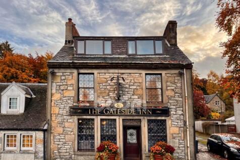 The Gateside Inn Autumn External 