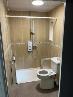 Bathroom downstairs S1.jpg