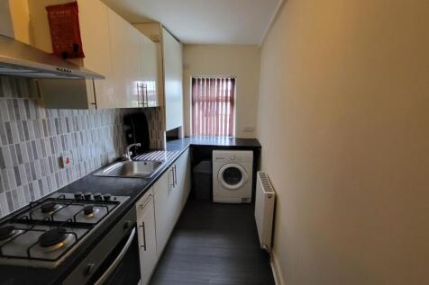 Lees Hall Crescent, Manchester photo 3
