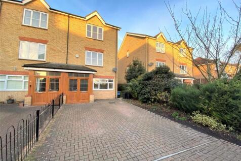 Queen Mary Villas E18