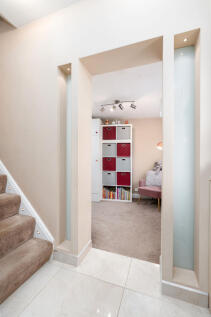 Hallway through to the 2nd Reception