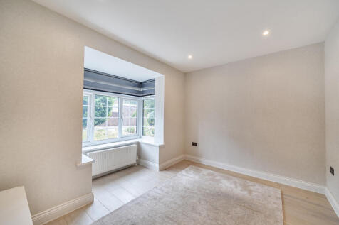 1348460-12-68b701...