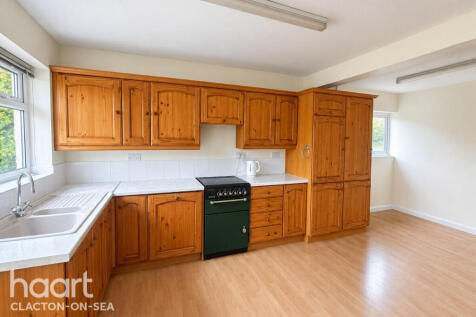 Church Road, CLACTON-ON-SEA photo 2