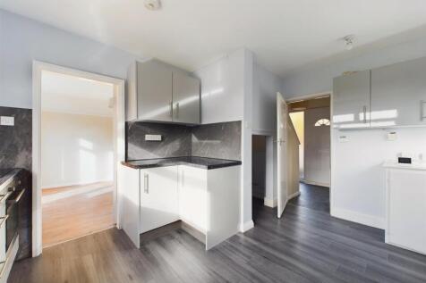 Sunninghill Drive, Clifton, Nottingham photo 4