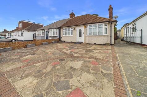 Presented by Clinton at EweMove Bexleyheath and Da